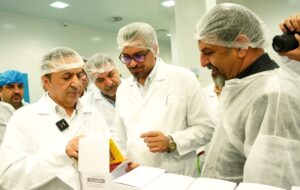 تاکید استاندار قزوین بر رفع موانع تولید و تسهیل فرآیندهای توسعه در استان در بازدید از شرکت البرز دارو