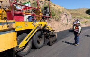 ۳ کیلومتر از محور روستایی دستجرد زیر پوشش عملیات بهسازی و روکش آسفالت قرار گرفت