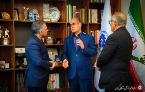 در دیدار رئیس اتاق بازرگانی قزوین واستاندارگیلان مطرح شد؛ تفاهم نامه تاسیس بندرخشک وایجاددفاترتجاری فعالان اقتصادی استان قزوین درمنطقه آزادبندرانزلی
