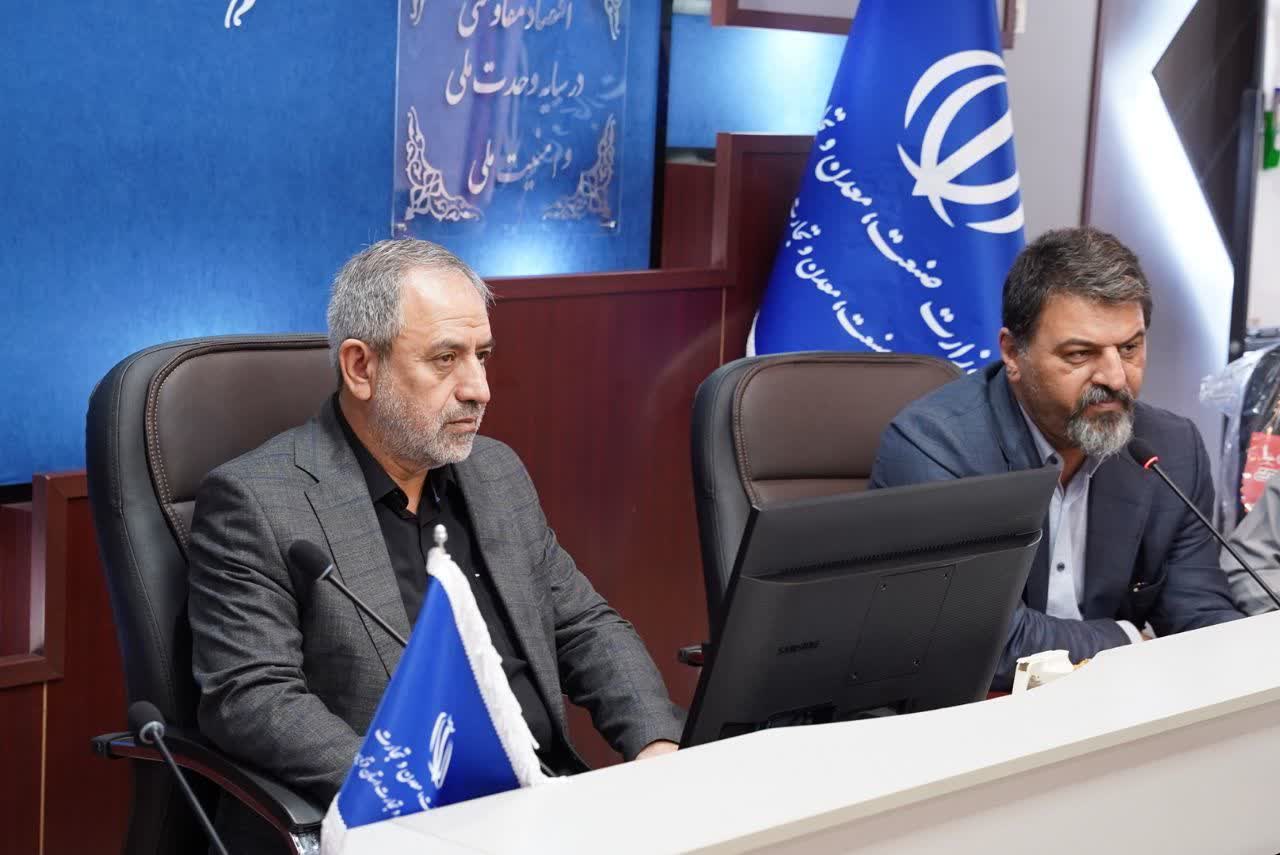 بازدید معاون اقتصادی استاندار از اداره کل صنعت، معدن و تجارت استان/صمت استان  پشتیبان و حامی تداوم تولید و رونق بازار